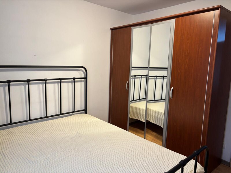 Vitan Bobocica proprietar, cochet, curat, costuri foarte mici, liniste